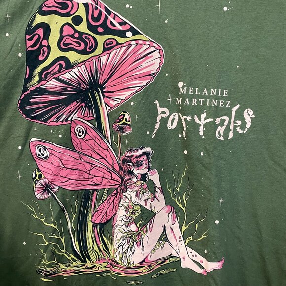 Melanie Martinez Portals Mushroom Pixie Electro-Pop Tee Large - Picture 3 of 4